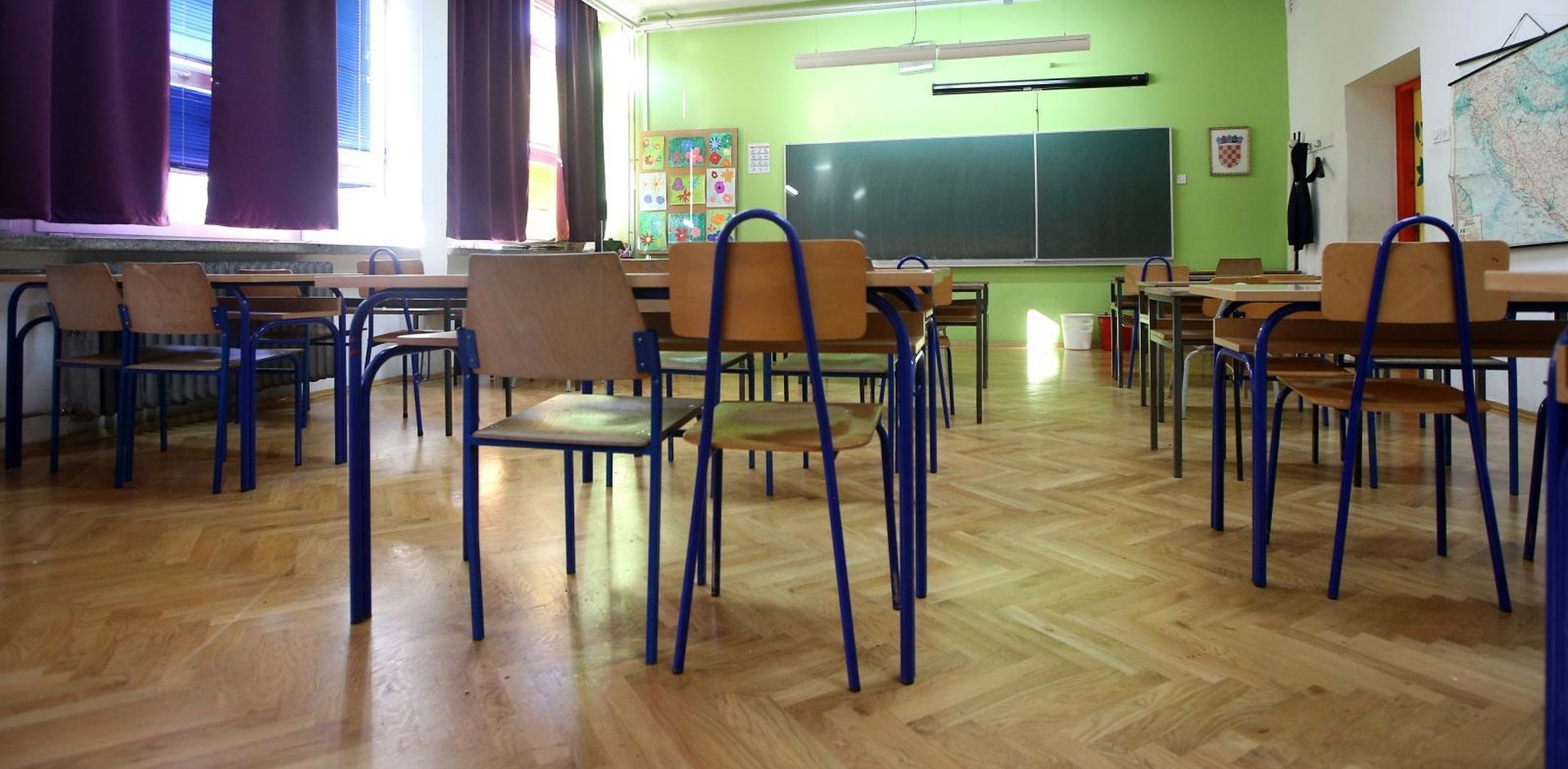 16.03.2020., Sibenik - Zbog koroavirusa Vlada RH je donijela odluku po kojoj od danas nema nastave u školama.Prazne ucionice i hodnici bez ucenika.
Photo: Dusko Jaramaz/PIXSELL