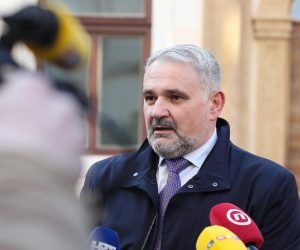 16.03.2020., Zagreb - Davor Majetic daje izjavu novinarima ispred Banskih dvora uoci sastanka predsjednika Vlade Andreja Plenkovica i gospodarstvenika zbog koronavirusa. Photo: Luka Stanzl/PIXSELL