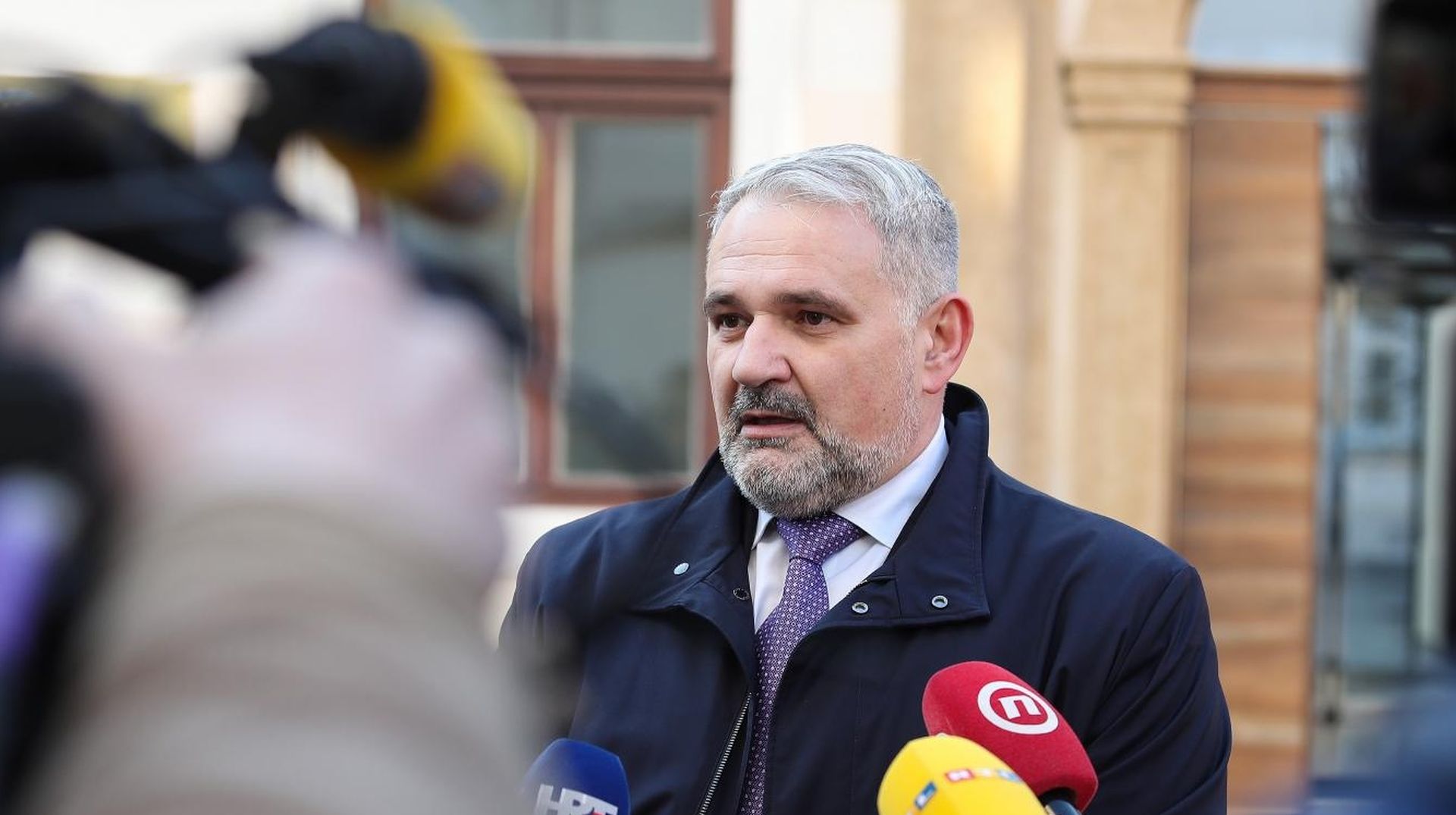 16.03.2020., Zagreb - Davor Majetic daje izjavu novinarima ispred Banskih dvora uoci sastanka predsjednika Vlade Andreja Plenkovica i gospodarstvenika zbog koronavirusa. Photo: Luka Stanzl/PIXSELL
