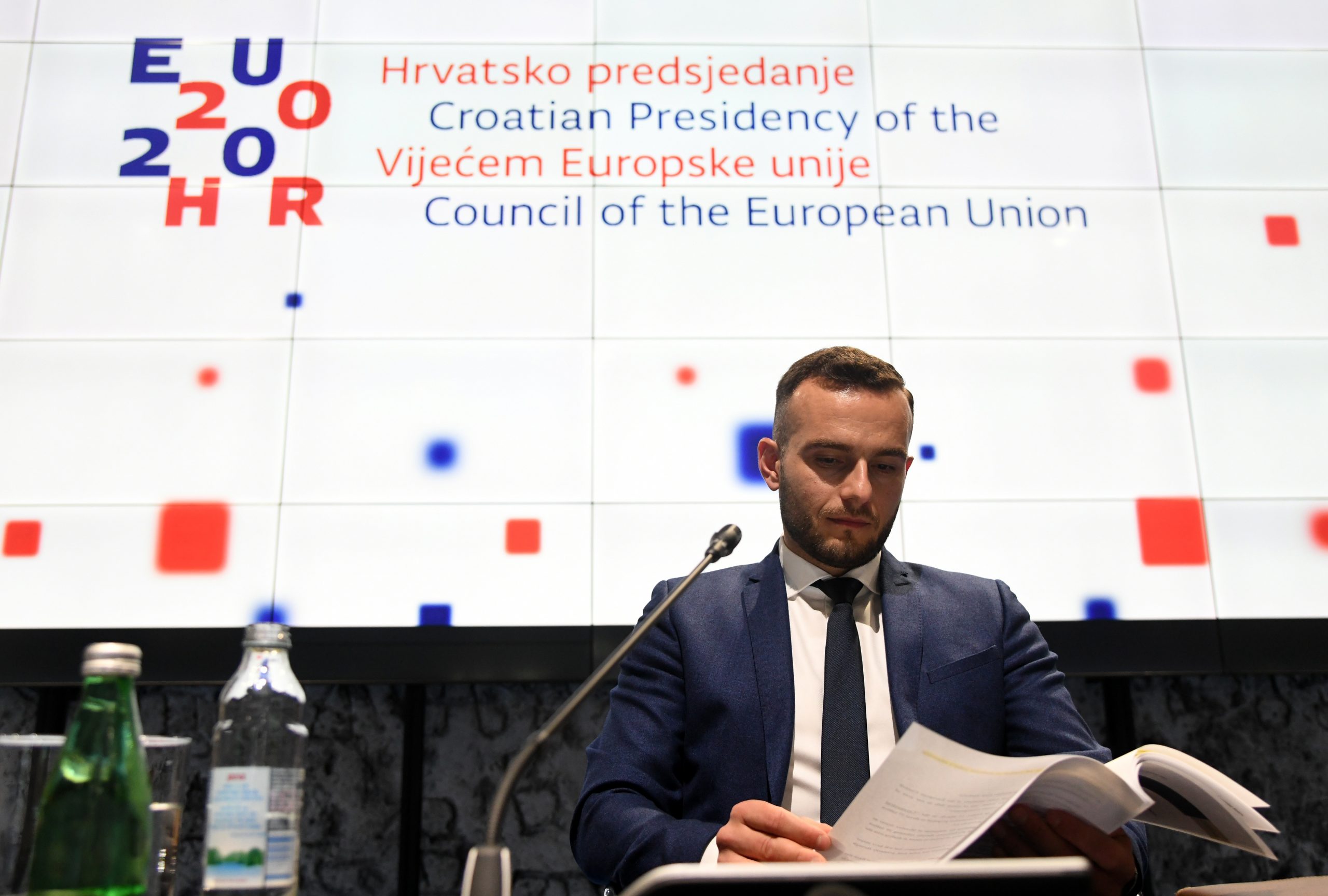 19.03.2020., Zagreb - U Nacionalnoj i sveucilisnoj knjiznici odrzan je videolink sastanak ministara Europske unije na kojem su prisustvovali Vesna Bedekovic i Josip Aladrovic.  Photo: Josip Regovic/PIXSELL/EU2020HR
