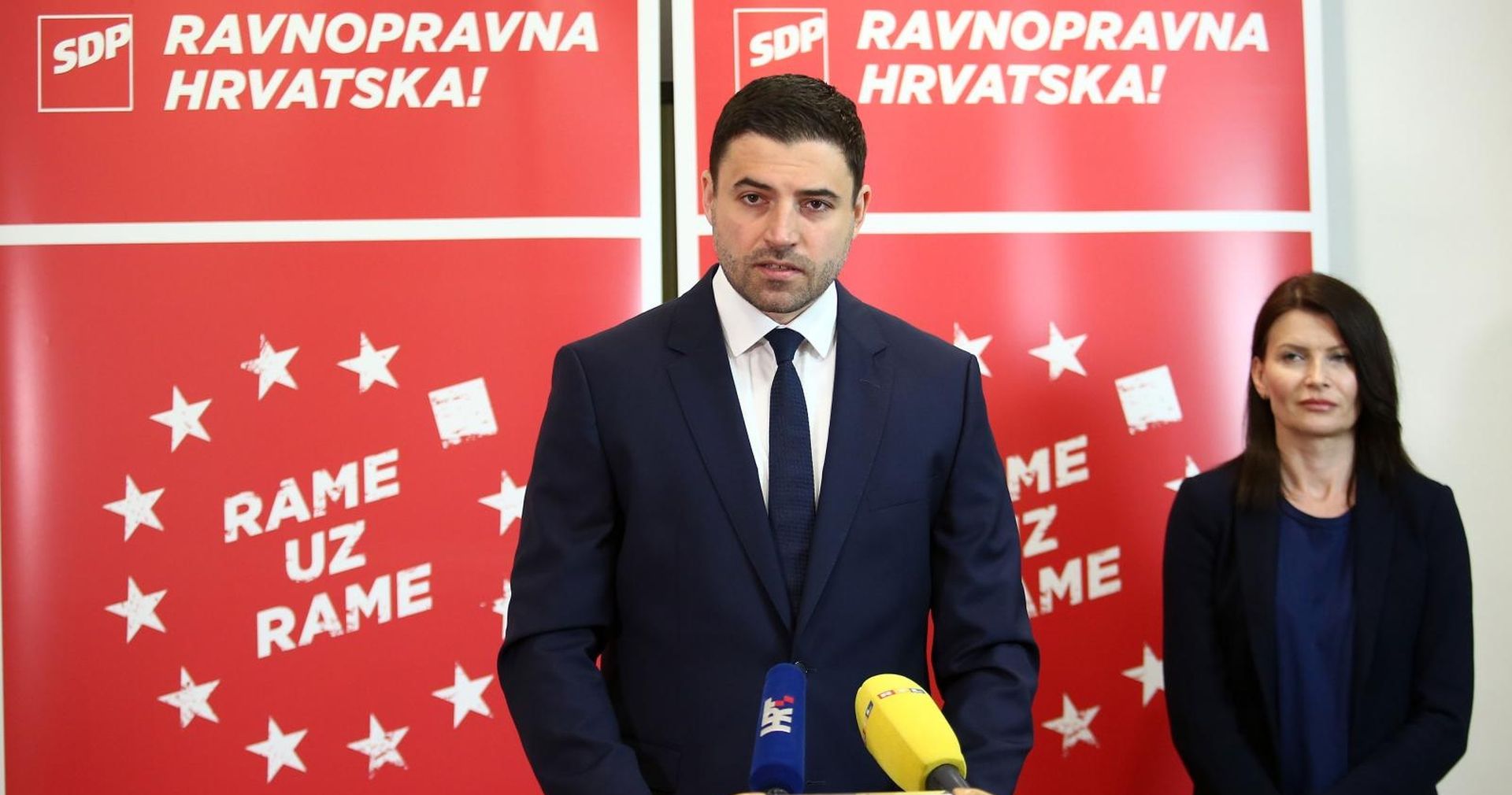 19.04.2020. Zagreb - 

Konferencija za medije SDP-a o prijedlozima mjera za obrazovanje u vrijeme pandemije. Davor Bernardic, Sabina Glasovac.

Photo: Matija Habljak/PIXSELL