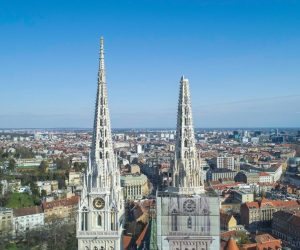 22.03.2020., Zagreb - Fotografija katedrale iz zraka nakon potresa 22. ozujka 2020. u kojemu je ostecen desni toranj i kriz. Photo: PIXSELL