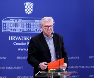 23.04.2020., Zagreb - Na konferenciji za medije Kluba zastupnika SDP-a odrzanoj u Saboru o temi: "Upravljanje krizom" govorio je zastupnik Ranko Ostojic.
Photo: Patrik Macek/PIXSELL