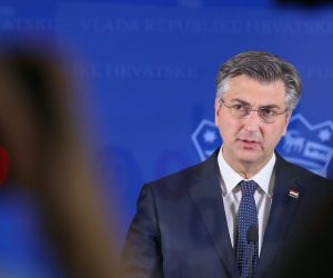 24.04.2020., Zagreb - Nacionalna sveucilisna knjiznica, predsjednik Vlade Andrej Plenkovic odrzao je sastanak s predstavnicima Grada Zagreba te arhitektonske i gradjevinske struke na temu potresa koji je zadesio Zagreb i sanacije steta Uz predsjednika Vlade. Premijer Andrej Plenkovic. 
Photo: Luka Stanzl/PIXSELL