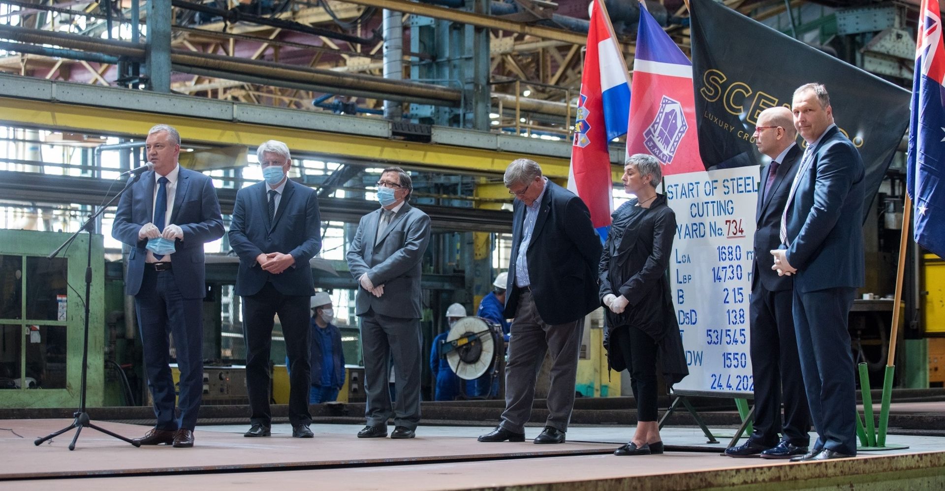 24.4.2020., Rijeka - U rijeckom brodogradilistu 3.maj obiljezio se pocetak rezanja limova novogradnje 734, narucitelja MKM Yachts/PCC Limited Malta. Narezivanju su prisustvovali ministar gospodarstva i poduzetnistva Darko Horvat, direktor brodogradilista Edi Kucan te clanovi uprave i radnici. Photo: