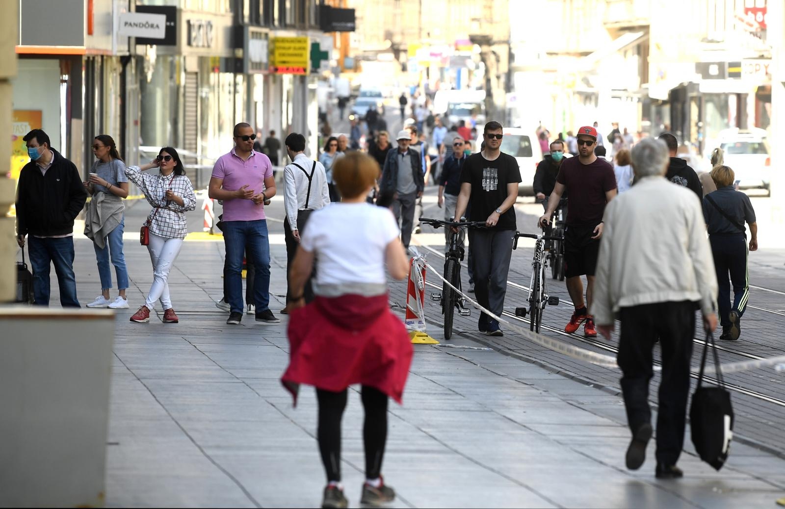 25.04.2020., Zagreb - Gradska svakodnevnica. Proljetni dan u centru grada. 
Photo: Marko Lukunic/PIXSELL