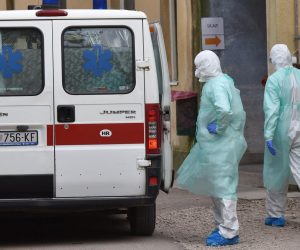 26.03.2020., Pula -  Pulska Opca bolnica -zarazni odjel, dolazak medicinskog vozila.
 Photo: Dusko Marusic /PIXSELL