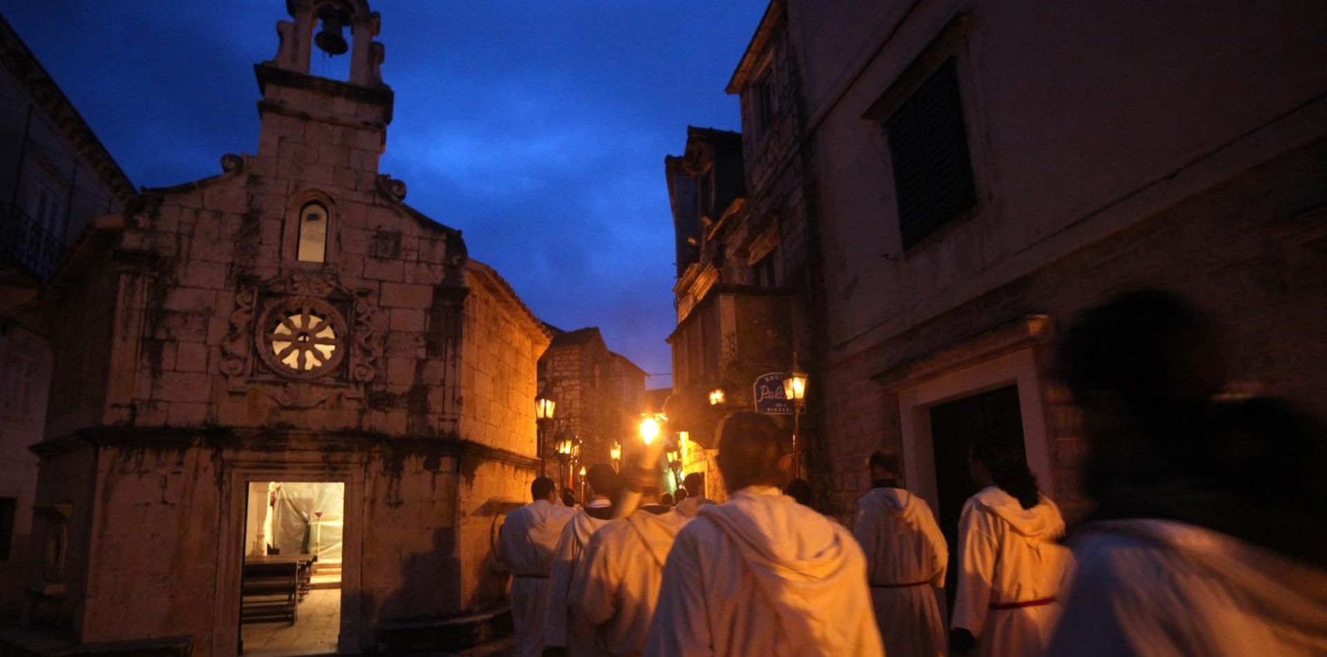 29.03.2013., Jelsa, Hvar - Hvarani su i ove godine nastavili pucke obicaje u stoljetnoj procesiji Za krizen, jednom od fenomena hrvatske kulturne bastine koji se od 2009. nalazi na UNESCO-ovoj listi nematerijalne kulturne bastine svijeta. Krizonose iz Jelse, Pitava, Svirca, Vrbanja i Vrboske cijelu su noc probdjeli noseci kriz do ranih jutarnjih sati kada su se vratili u mjesta polaska. Prosesija iz Pitava u Jelsi u kojoj je krizonosa bio Marin Crncic. 
Photo: Ivo Cagalj/PIXSELL