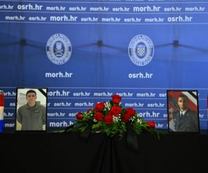 U Ministarstvu obrane RH u Zagrebu otvorena je Knjiga žalosti za poginule pilote Novkovića i Jagatića | Foto: MORH/ F. Klen
