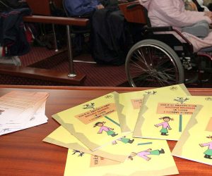 Rijeka, 04.12.2006 - U Gradskoj vijeènici predstavljena je slikovnica 'Vodiè za razumijevanje multiple skleroze za djecu i njihove roditelje' u organizaciji Drutva multiple skleroze.
foto FaH/ Miljenko KLEPAC
