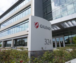 epa08369709 Exterior view of Gilead Sciences, Inc., Headquarter campus in Foster City, California, USA, 17 April 2020. According to a report, University of Chicago Medicine researchers saw 'rapid recoveries' in 125 patients suffering from COVID-19 who were taking Gilead Sciences Inc.'s US:GILD experimental drug remdesivir as part of a clinical trial.  EPA/JOHN G. MABANGLO