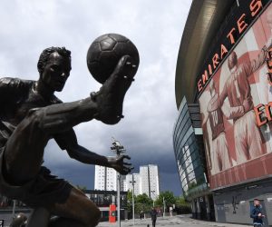 epa08395751 Exterior view of Arsenal FC's Emirates Stadium in London, Britain, 01 May 2020. The English Premier League is holding a meeting to explore ways to restart the 2019-20 season.  The UK's 66 million inhabitants are living through their sixth consecutive week of nationwide lockdown prompted by the ongoing pandemic of the COVID-19 disease caused by the SARS-CoV-2 coronavirus.  EPA/ANDY RAIN