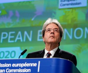 epa08404684 European Commissioner for Economy, Paolo Gentiloni speaks during a press conference on the Spring 2020 Economic Forecast in the European Union in Brussels, Belgium, 06 May 2020, amid the ongoing coronavirus COVID-19 pandemic.  EPA/KENZO TRIBOUILLARD / POOL
