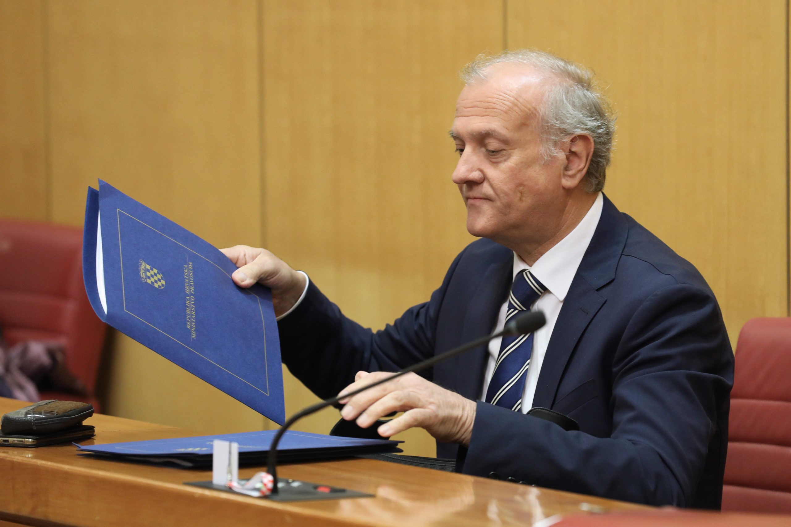 Zagreb, 07.05.2020. -  Nastavak 16. sjednice Hrvatskog sabora. Na fotografiji Dražen Bošnjaković.
foto HINA/ Admir BULJUBAŠIĆ/ abu