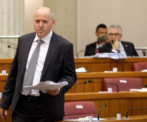 Zagreb, 14.05.2020. - Nastavak sjednice Hrvatskog sabora.
Na fotografiji Branko Bačić.
foto HINA/ Edvard ŠUŠAK/ es