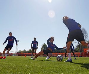epa08429519 A handout photo made available by Spanish Laliga club Atletico Madrid shows players during a training session at Wanda Sport City in Majadahonda, outside Madrid, Spain, 18 May 2020.  EPA/ATLETIO MADRID / HO  HANDOUT EDITORIAL USE ONLY/NO SALES/NO ARCHIVES