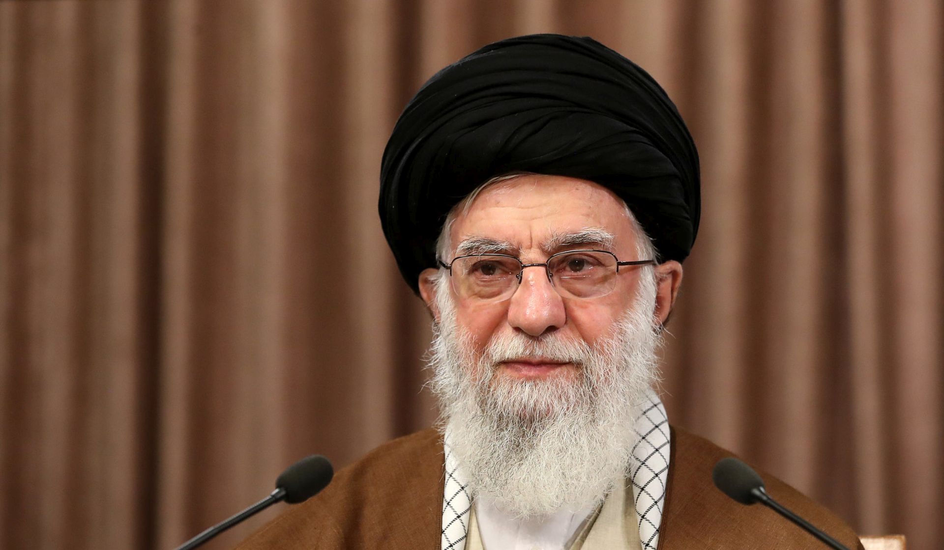 epa08436930 A handout photo made available by the Iran's Supreme Leader office shows, Ayatollah Ali Khamenei addressing the nation via a live television speech on the occasion of Al-Quds Day (Jerusalem Day), in Tehran, Iran, 22 May 2020. The annual Quds Day rally in Tehran is not held due to the spread of the SARS coronavirus CoV-2, which causes COVID-19 disease.  EPA/IRANS SUPREME LEADER OFFICE / HO  HANDOUT EDITORIAL USE ONLY/NO SALES