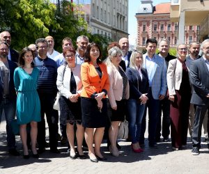 Zagreb, 24.05.2020. - Konferencija za medije Stranke s imenom i prezimenom odrana je danas na Europskom trgu. foto HINA/ Lana SLIVAR DOMINIÆ/ lsd