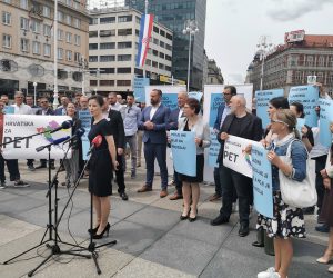 Zagreb.31.05.2020 - Stranka s Imenom i Prezimenom u nedjelju odrala konferenciju za novinare u Zagrebu . Na slici Dalia Orekoviæ.foto HINA/Stranka s imenom i prezimenom/ ik