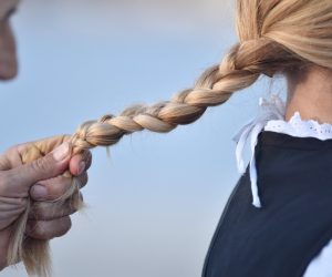 01.08.2016., Krapanj - Na otoku Krapnju odrzana tradicionalna zenska regata gajeta na vesla. Regata u kojoj veslaju zene s otoka Krpanja privukla je veliki broj gledatelja. 
Photo: Hrvoje Jelavic/PIXSELL