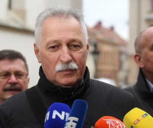 01.12.2019., Zagreb - U Banskim dvorima odrzava se nastavak pregovora obrazovnih sindikata i vlade oko strajka u skolama. Predsjednik Nezavisnog sindikata zaposlenih u srednjim skolama Hrvatske Branimir Mihalinec, Sanja Sprem
Photo: Marko Lukunic/PIXSELL