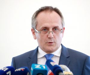 03.05.2020., Zagreb - Predsjednik zagrebacke Gradske skupstine Drago Prgomet odrzao je konferenciju za medije u povodu 33. sjednice skupstine. Photo: Sanjin Strukic/PIXSELL