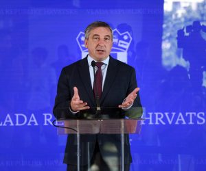 04.05.2020., Zagreb - U Nacionalnoj i sveucilisnoj knjiznici odrzan je radni sastanak na temu hitnih sanacija objekata ostecenih u potresu, odnosno sufinanciranja sanacije dimnjaka i ugradnje novih bojlera. Nakon radnog sastanka medijima se obratio Predrag Stromar. Photo: Josip Regovic/PIXSELL
