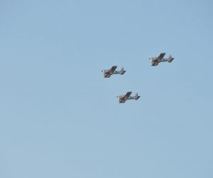 04.08.2015., Zagreb - Povodom obiljezavanja Dana domovinske zahvalnosti, Dana hrvatskih branitelja i 20. obljetnice vojno-redarstvene operacije Oluja odrzan je svecani mimohod kroz Ulicu grada Vukovara, od Avenije Marina Drzica do Savske ulice. Na mimohodu su sudjelovali pripadnici Oruzanih snaga RH-a, MUP-a, operativnih snaga civilnih struktura, branitelji i povijesne postrojbe, mehanizirana sastavnica s borbenim i neborbenim vozilima, a zrakom su proletjeli zrakoplovi Hrvatskog ratnog zrakoplovstva i protuzracne obrane. Prelet zrakoplovnog postroja. Tri aviona Zlin 242 L predvodio je pukovnik Zeljko Harapin. 
Photo: Marko Prpic/PIXSELL