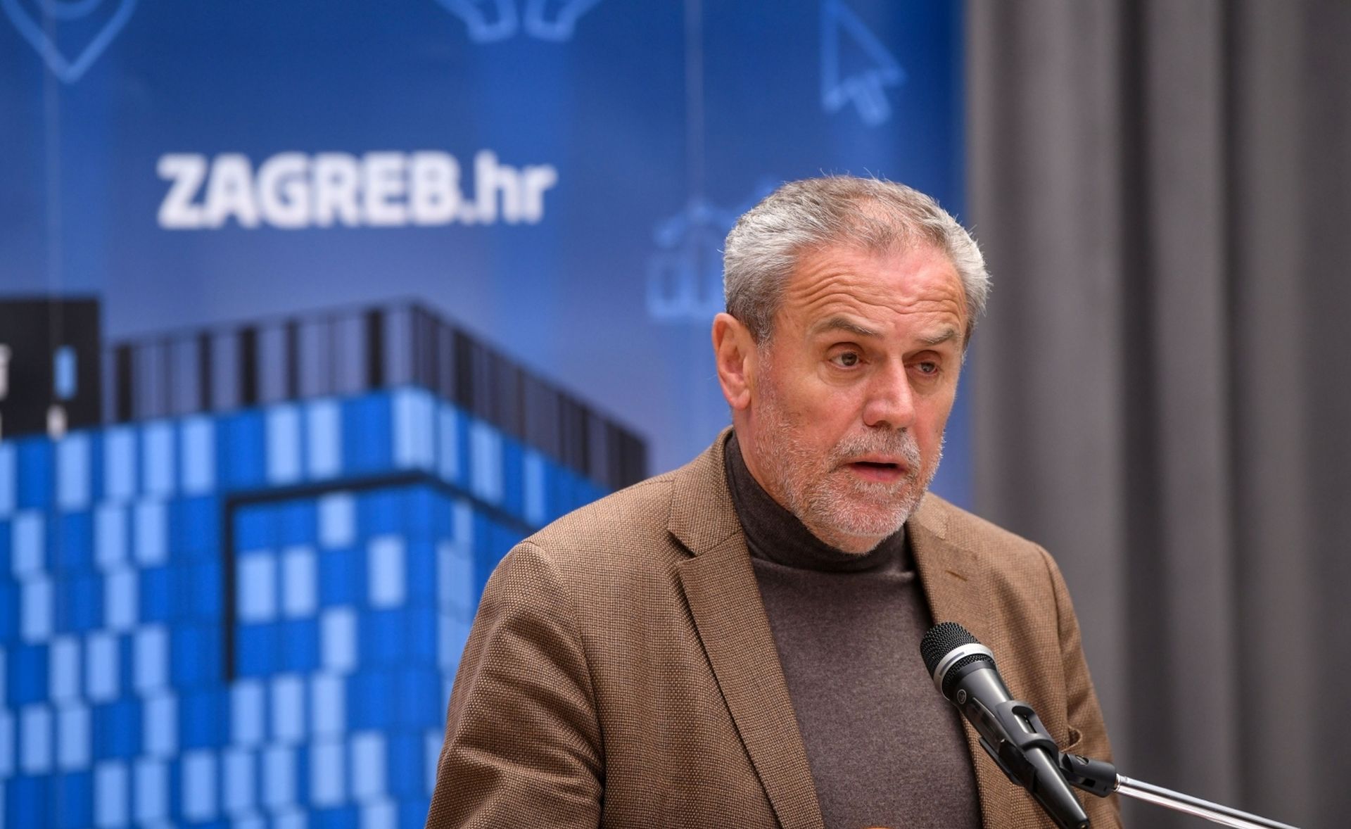 06.05.2020., Zagreb - U Kongresnoj dvorani Zagrebackog velesajma odrzana je konferencija za medije Stozera civilne zastite grada Zagreba. Gradonacelnik Milan Bandic Photo: Josip Regovic/PIXSELL