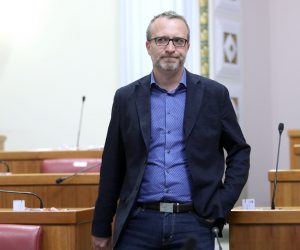 07.05.2020., Zagreb - Sabor je 16. sjednicu nastavio raspravom o prijedlogu odluke o imenovanju Zlate Hrvoj Sipek za glavnu drzavnu odvjetnicu nakon sto je saborski Odbor za pravosudje u srijedu prihvatio Vladin prijedlog za njezino imenovanje. Marko Sladoljev Photo: Patrik Macek/PIXSELL