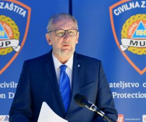 07.05.2020., Zagreb - Nacionalni stozer civilne zastite odrzao je konferenciju za medije o najnovijim detaljima sirenja koronavirusa u Hrvatskoj. Ministar unutarnjih poslova Davor Bozinovic. Photo: Srdjan Vrancic/POOL/CROPIX