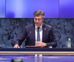 07.05.2020., Zagreb - U Nacionalnoj i sveucilisnoj knjiznici predsjednik Vlade Andrej Plenkovic predsjedao je petom sjednicom Nacionalnog vijeca za uvodjenje eura kao sluzbene valute u Republici Hrvatskoj. Premijer Andrej Plenkovic. 
Photo: Luka Stanzl/PIXSELL