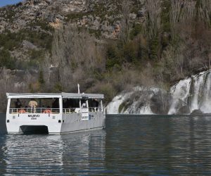 09.03.2020., Roski slap - Na Roskome slapu Nacionalni Park Krka predstavio je nove elektrobrodove. Katamarani na elektricni pogon izradjeni su u sklopu projekta Nepoznata Krka: skrivena blaga gornjeg i srednjeg toka rijeke Krke. Photo: Hrvoje Jelavic/PIXSELL