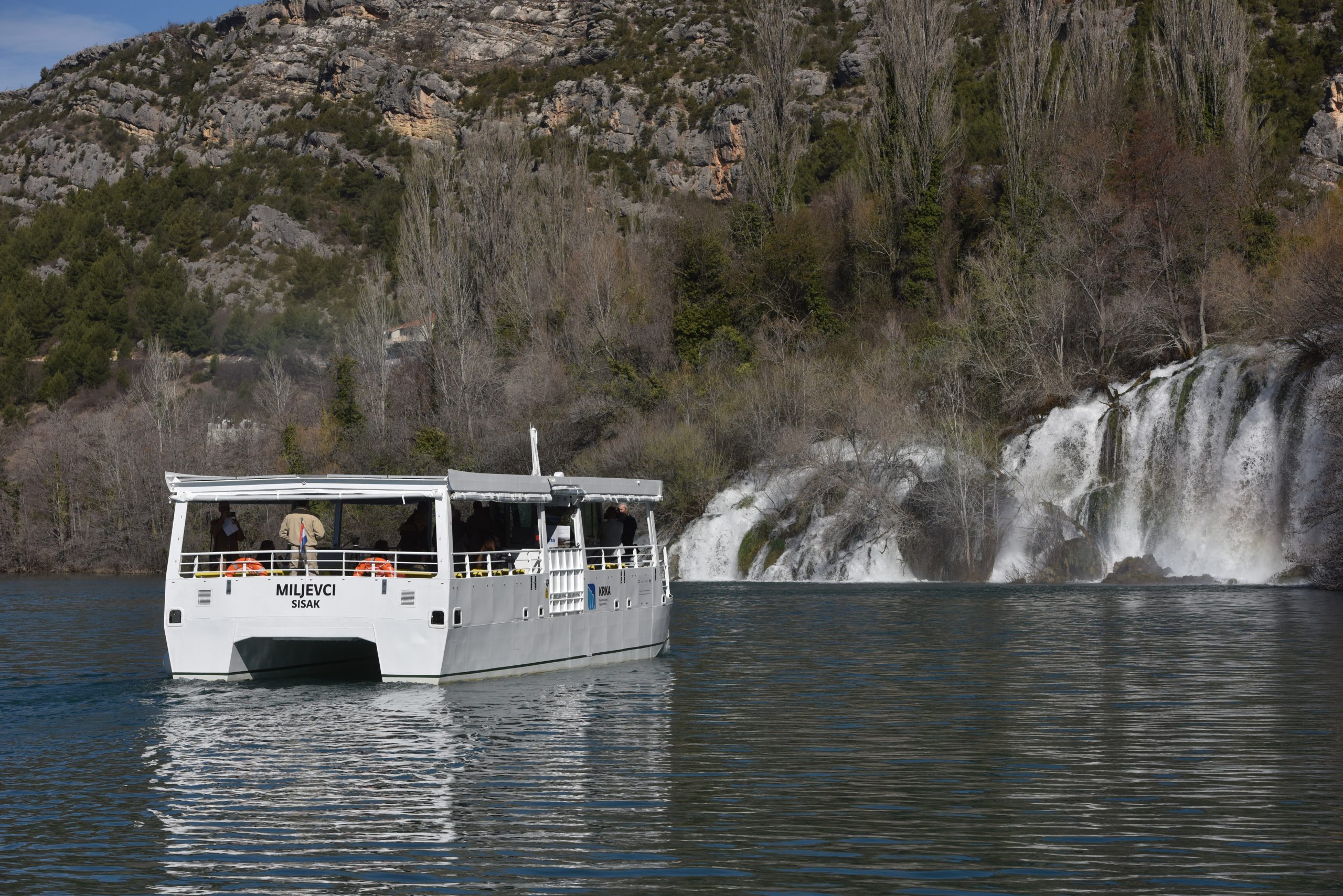 09.03.2020., Roski slap - Na Roskome slapu Nacionalni Park Krka predstavio je nove elektrobrodove. Katamarani na elektricni pogon izradjeni su u sklopu projekta Nepoznata Krka: skrivena blaga gornjeg i srednjeg toka rijeke Krke. Photo: Hrvoje Jelavic/PIXSELL
