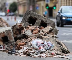 10.05.2020., Zagreb - Ostaci dimnjaka sa stambene zgrade u centru grada nakon potresa u Zagrebu 
Photo: Jurica Galoic/PIXSELL