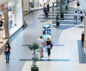 11.05.2020., Zagreb - Od danas ponovno rade sve trgovine u Arena Centru. Kupci obilaze trgovine.
Photo: Davor Puklavec/PIXSELL