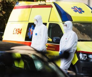 12.04.2020., Split - Zapocelo prebacivanje sticenika doma za starije i nemocne u Splitu u karantenu u Makarskoj.
Photo: Milan Sabic/PIXSELL
