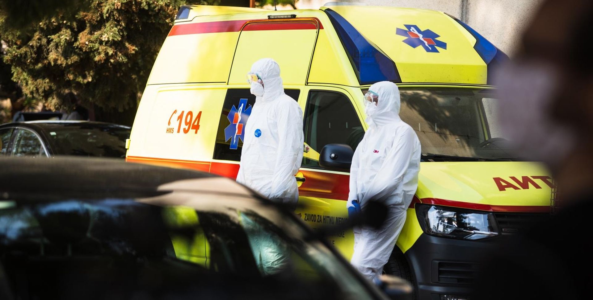 12.04.2020., Split - Zapocelo prebacivanje sticenika doma za starije i nemocne u Splitu u karantenu u Makarskoj.
Photo: Milan Sabic/PIXSELL
