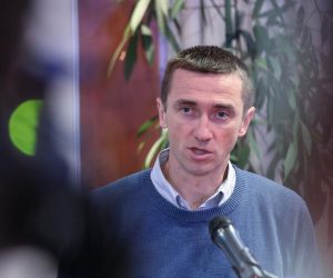 12.11.2019., Zagreb - Udruga zagrebacki dragovoljci branitelji Vukovara organizirali okrugli stol Ovcara - zlocin bez kazne. Okruglom stolu nazocili su , Ivan Penava, vukovarski gradonacelnik, Tomislav Josic, predsjednik braniteljskog Savjeta Grada Vukovara, Josip Jurcevic, povjesnicar, Nikola Kajkic, predsjednik Nacionalnog sindikata policije, Vilim Karlovic, hrvatski branitelj i jedan od prezivjelih stratista Ovcare, te predstavnici Ministarstva hrvatskih branitelja, Ministarstva vanjskih i europskih poslova i Drzavnog odvjetnistva. Okruglim stolom zeli se potaknuti razgovor vezan uz (ne)procesuiranje ratnog zlocina kojeg su velikosrpski agresori pocnili na Ovcari 1991., od kojeg je proslo 28 godina. Moderatorica okruglog stola Zorica Greguric.

Photo: Robert Anic/PIXSELL