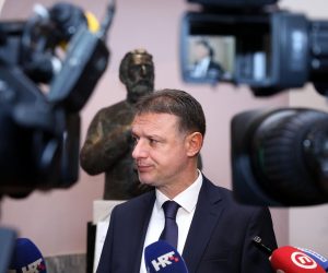 13.03.2020., Zagreb - U Saboru je odrzana sjednica predsjednistva koje je odlucio da se unatoc opasnosti plenarna sjednica nastavi. Predsjednik Sabora Gordan Jandrokovic. 
Photo: Patrik Macek/PIXSELL