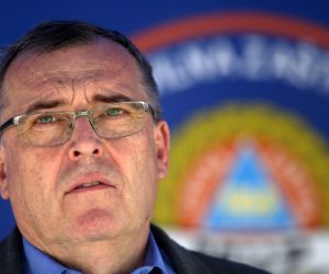 14.05.2020., Zagreb - Nacionalni stozer civilne zastite odrzao je konferenciju za medije o najnovijim detaljima sirenja koronavirusa u Hrvatskoj. Ravnatelj Hrvatskog zavoda za javno zdravstvo (HZJZ) Krunoslav Capak. Photo: Daniel Kasap/POOL/HINA