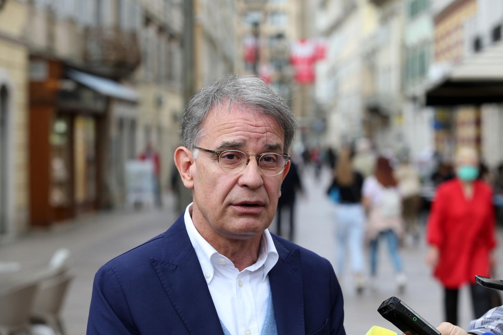 15.05.2020., Rijeka - Ministar turizma Gari Cappelli obisao je ugostiteljske objekte na Korzu i dao izjavu medijima. Photo: Goran Kovacic/PIXSELL