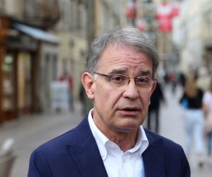 15.05.2020., Rijeka - Ministar turizma Gari Cappelli obisao je ugostiteljske objekte na Korzu i dao izjavu medijima. Photo: Goran Kovacic/PIXSELL