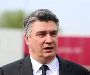 20.04.2020., Karlovac - Predsjednik Republike Hrvatske Zoran Milanovic posjetio je tvrtku „PPK karlovacka mesna industrija d.d. – Grupa Pivac“ gdje je sa predstavnicima Uprave tvrtke obisao pogon i upoznao se sa radom mesne industrije u doba koronavirusa. 
Photo: Kristina Stedul Fabac/PIXSELL