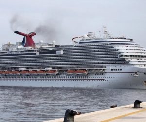 20.05.2020., Dubrovnik - Jutros je u grusku luku uplovio kruzer Carnival Magic s kojim je stiglo ukupno 790 pomoraca , clanova posade ove kompanije koji ce se organizirano uputiti svojim kucama. Medju njima je sest Hrvata. Kruzer ce u luci ostati dva dana tijekom kojih ce pomorce organizirano prevoziti do granicnih prijelaza ili do zracne luke. 

Brod je zbog pandemije koronavirusa mjesecima plovio bez mogucnosti iskrcaja. 

Photo: Grgo Jelavic/PIXSELL
