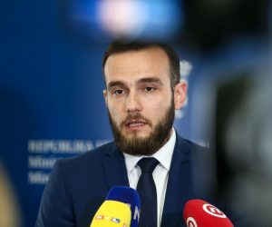 21.05.2020. Zagreb - Predstavnici sindikata na razgovoru u Ministarstvu rada i mirovinskog sustava. Josip Aladrovic.
Photo: Matija Habljak/PIXSELL