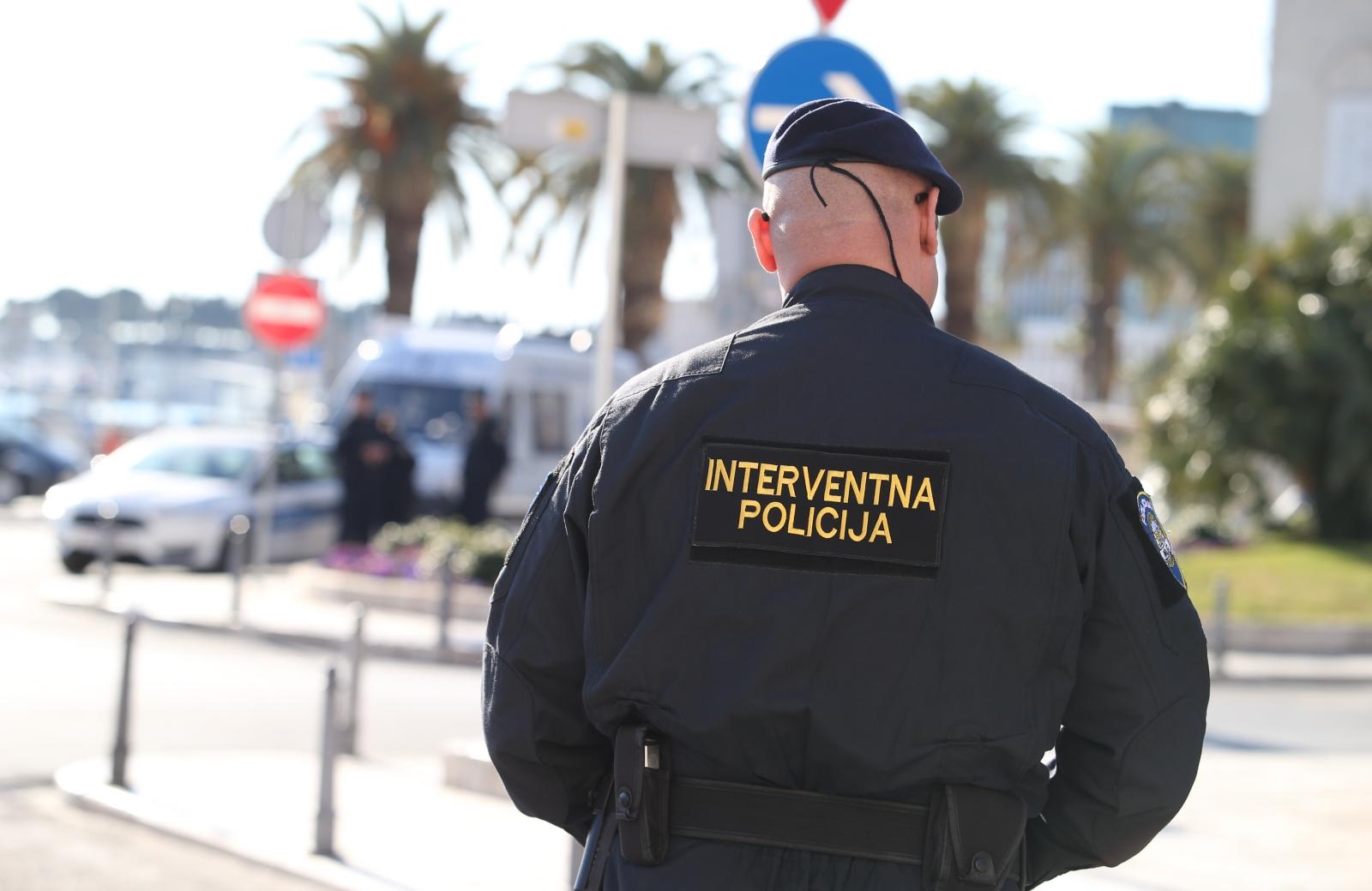 23.01.2020., Split - Policijsko osiguranje na rivi uoci mimohoda "Pravda za sve, otpor sustavu" za Filipa Zavadlava i njegove zrtve. Photo: Ivo Cagalj/PIXSELL