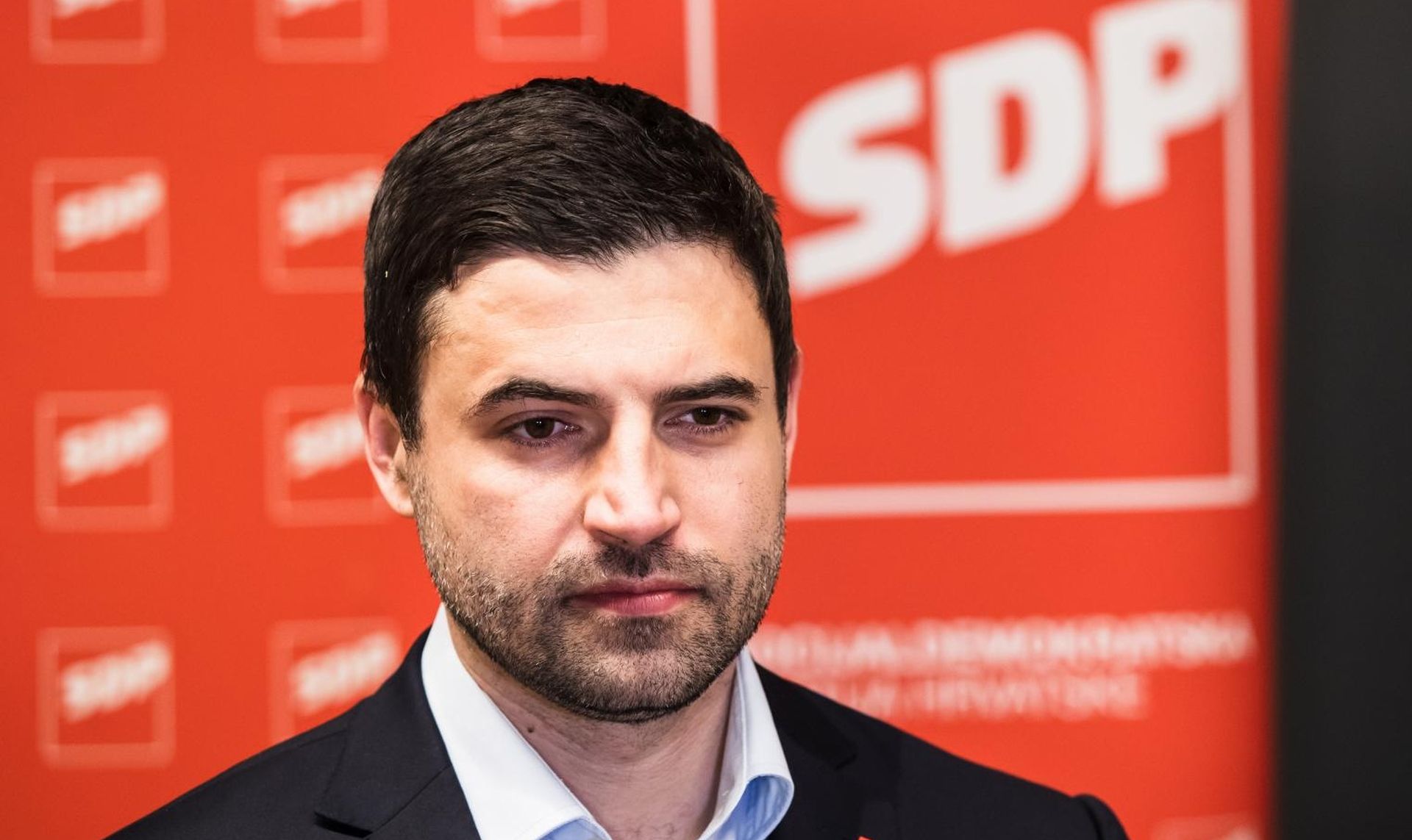 24.05.2020., Split - Konferencija za medije koalicije Restart. Na konferenciji za medije o pripremama za parlamentarne izbore i aktualnoj politickoj situaciji govorili su predsjednik SDP-a i lider Restart koalicije Davor Bernardic te SDP-ov koordinator za 10. izbornu jednicu Arsen Bauk.
Davor Bernardic
Photo: Milan Sabic/PIXSELL