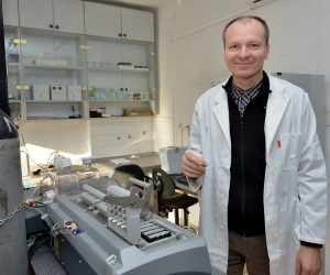 26.01.2015., Zagreb -  Institut Rudjer Boskovic  obiluje znanstvenicima s razlicitim hobijima u privatnom zivotu. Oliver Vugrek. Photo: Marko Prpic/PIXSELL