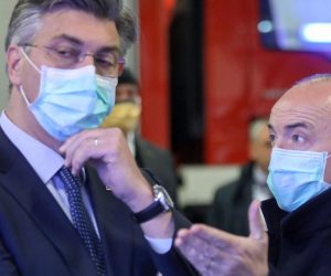 26.03.2020., Zagreb - Obilazak Javne vatogasne postrojbe Zagreb Centar. Predsjednik Vlade Andrej Plenkovic, ministar obrane Damir Krsticevic Photo: Borna Filic/PIXSELL